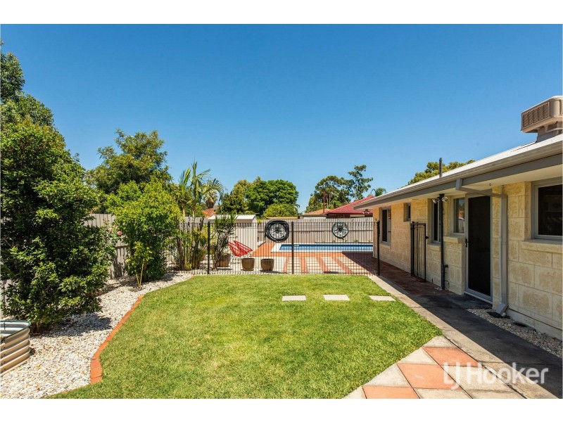 10 Newborough Place, Huntingdale WA 6110