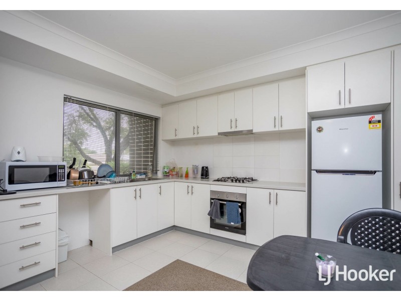 1/11 Debenham Street, Thornlie WA 6108