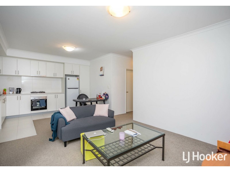 1/11 Debenham Street, Thornlie WA 6108