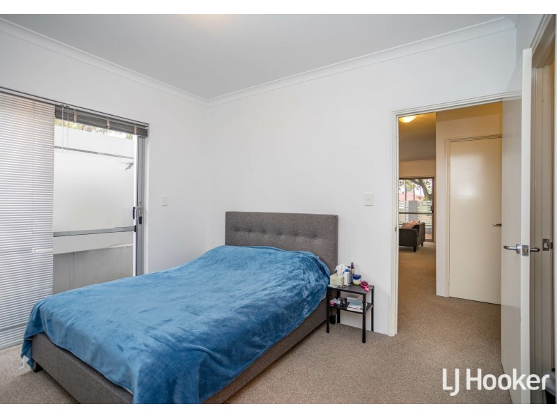 1/11 Debenham Street, Thornlie WA 6108