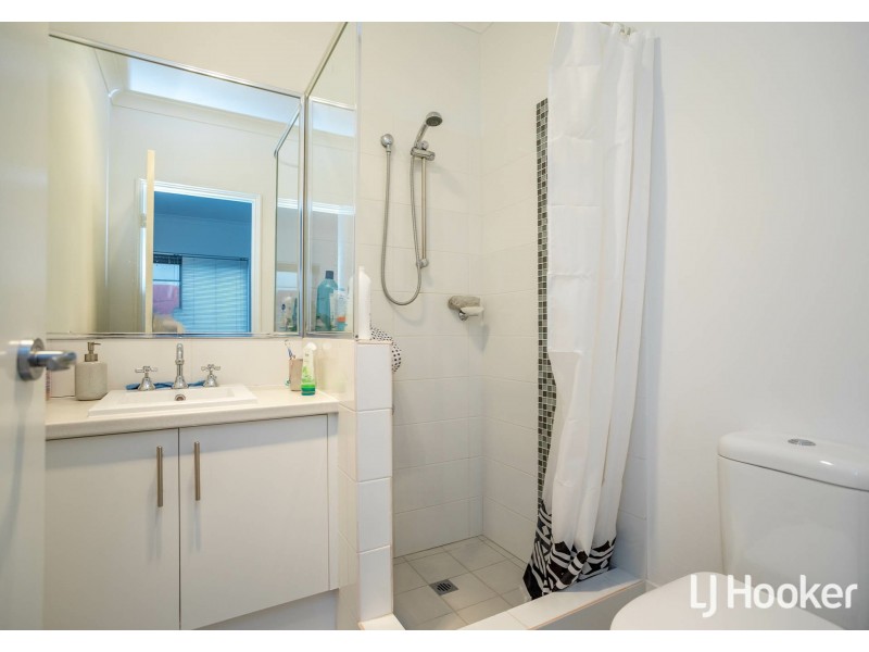 1/11 Debenham Street, Thornlie WA 6108