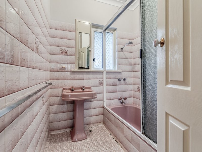 1 Clancy Way, Thornlie WA 6108