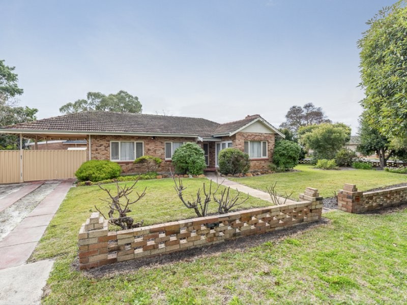 1 Clancy Way, Thornlie WA 6108