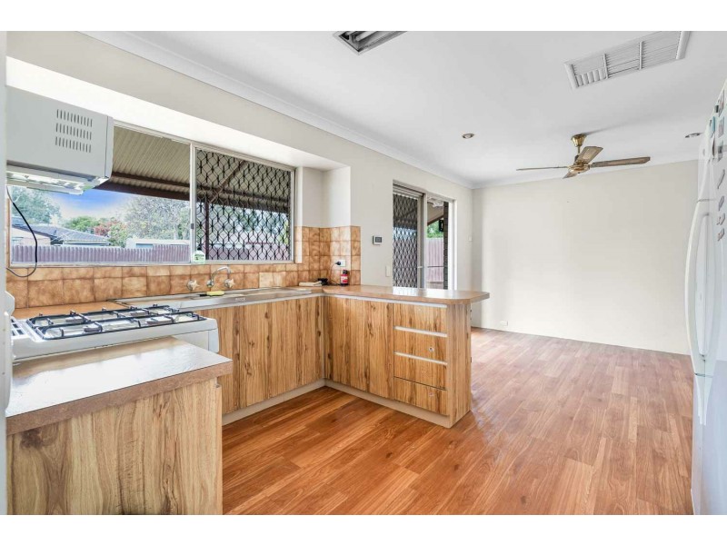 18 Dionne Place, Gosnells WA 6110
