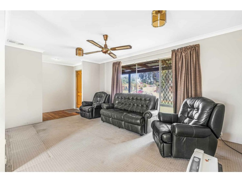 18 Dionne Place, Gosnells WA 6110