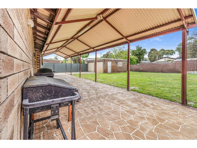 18 Dionne Place, Gosnells WA 6110