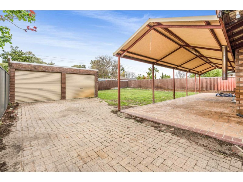 18 Dionne Place, Gosnells WA 6110