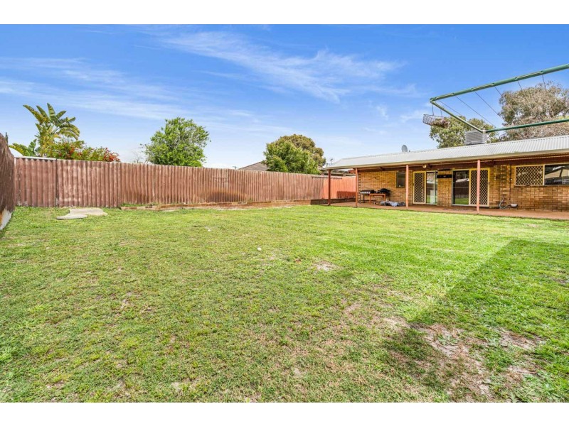 18 Dionne Place, Gosnells WA 6110