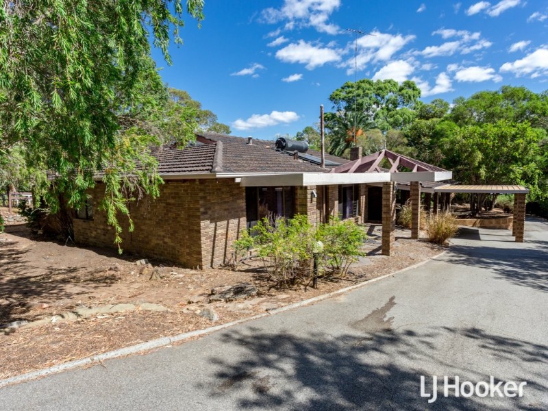 24 Judith Road, Wattle Grove WA 6107