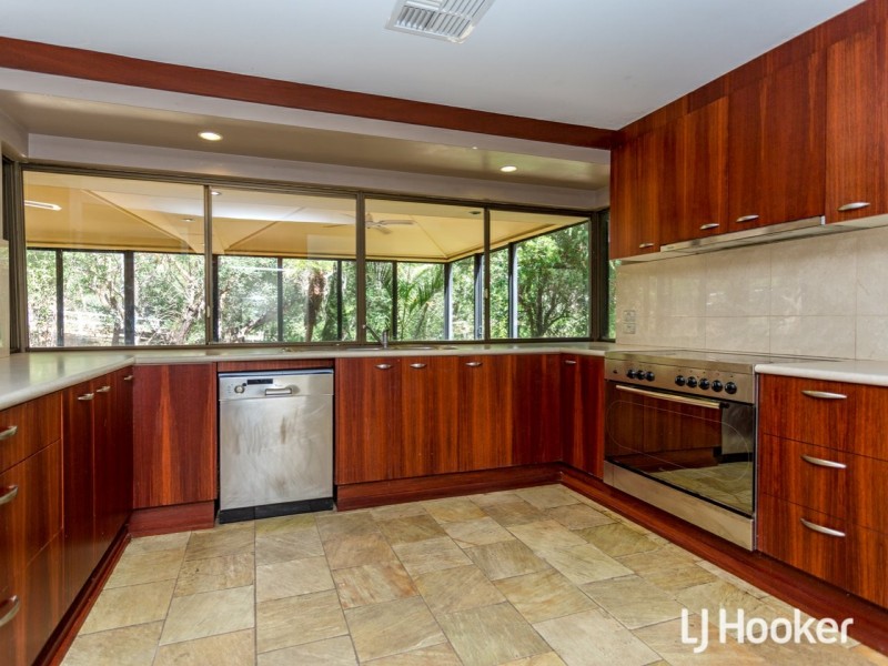 24 Judith Road, Wattle Grove WA 6107