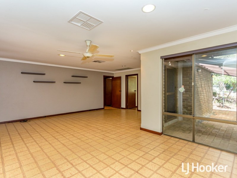 24 Judith Road, Wattle Grove WA 6107