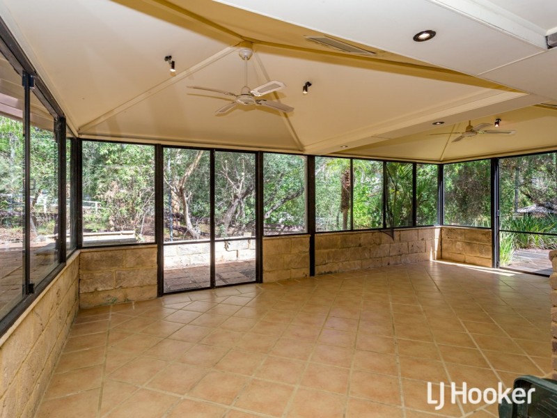 24 Judith Road, Wattle Grove WA 6107