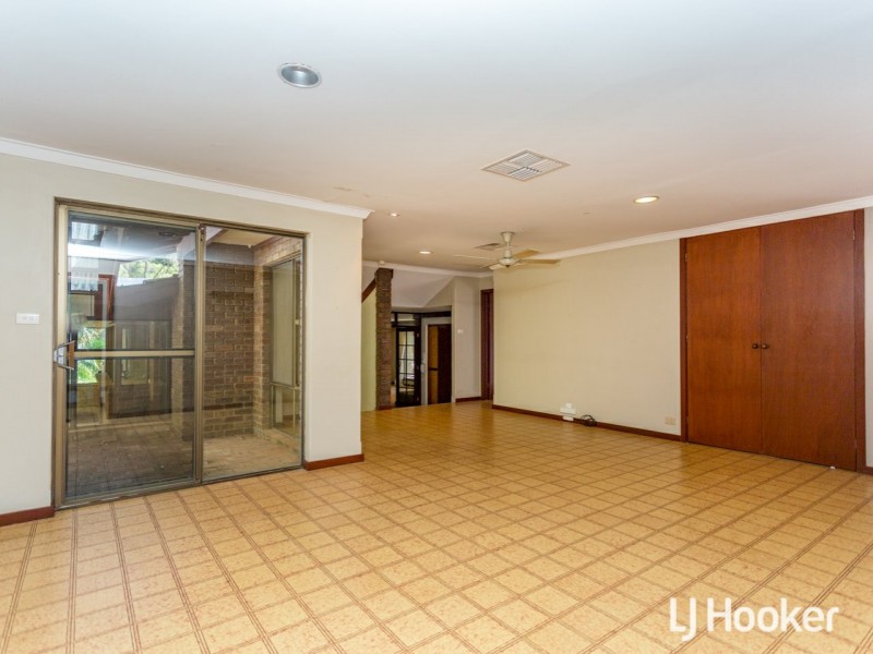 24 Judith Road, Wattle Grove WA 6107