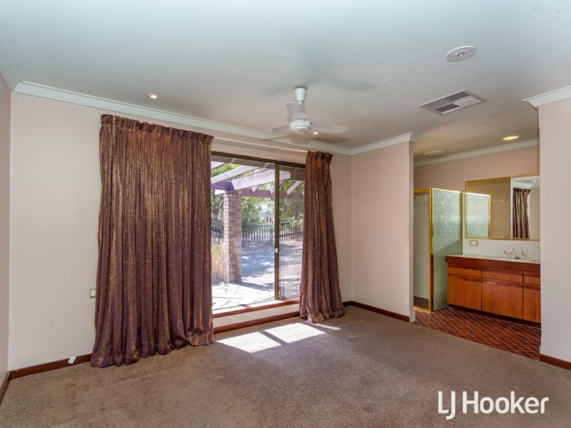 24 Judith Road, Wattle Grove WA 6107