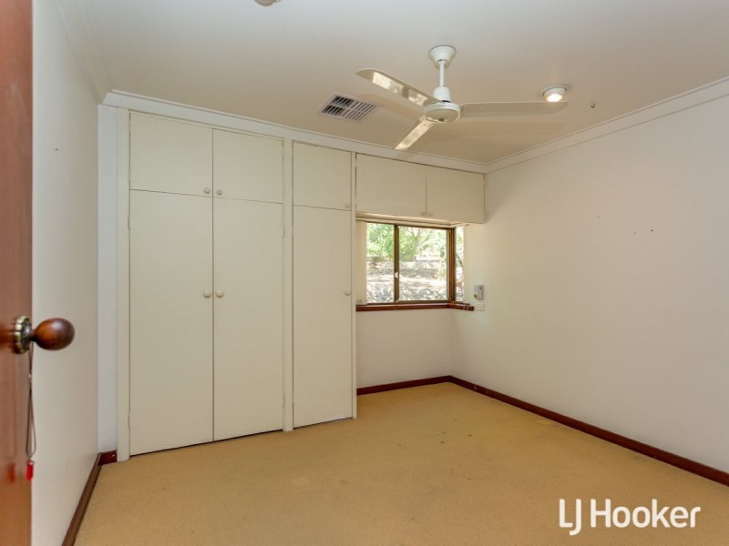 24 Judith Road, Wattle Grove WA 6107