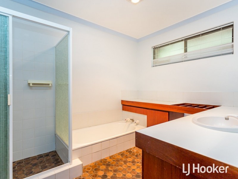24 Judith Road, Wattle Grove WA 6107