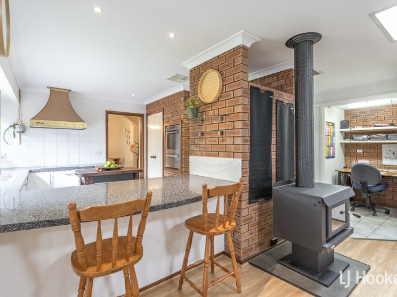 16 Grenadier Drive, Thornlie WA 6108