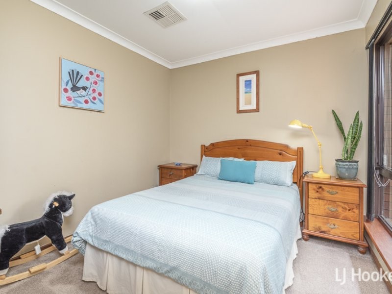 16 Grenadier Drive, Thornlie WA 6108