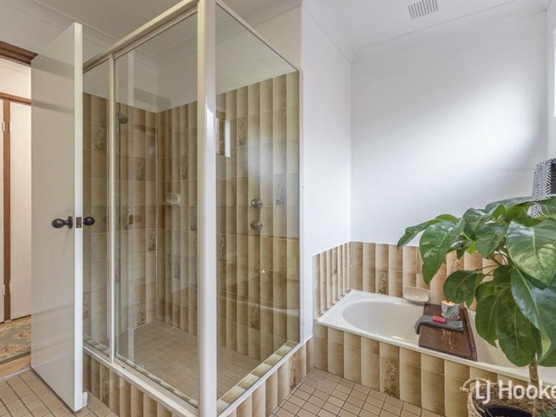 16 Grenadier Drive, Thornlie WA 6108