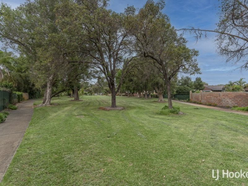 16 Grenadier Drive, Thornlie WA 6108