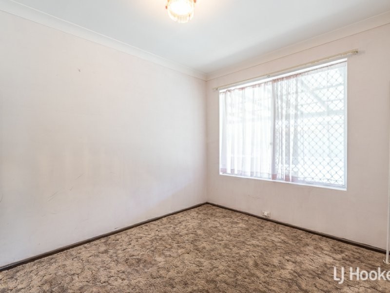 2 Sutherland Drive, Thornlie WA 6108