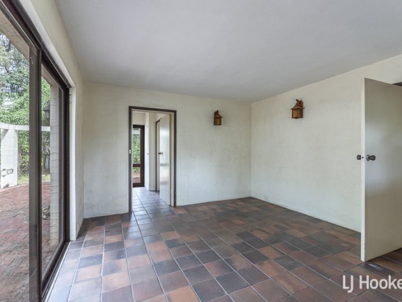 15 Michael Road, Roleystone WA 6111