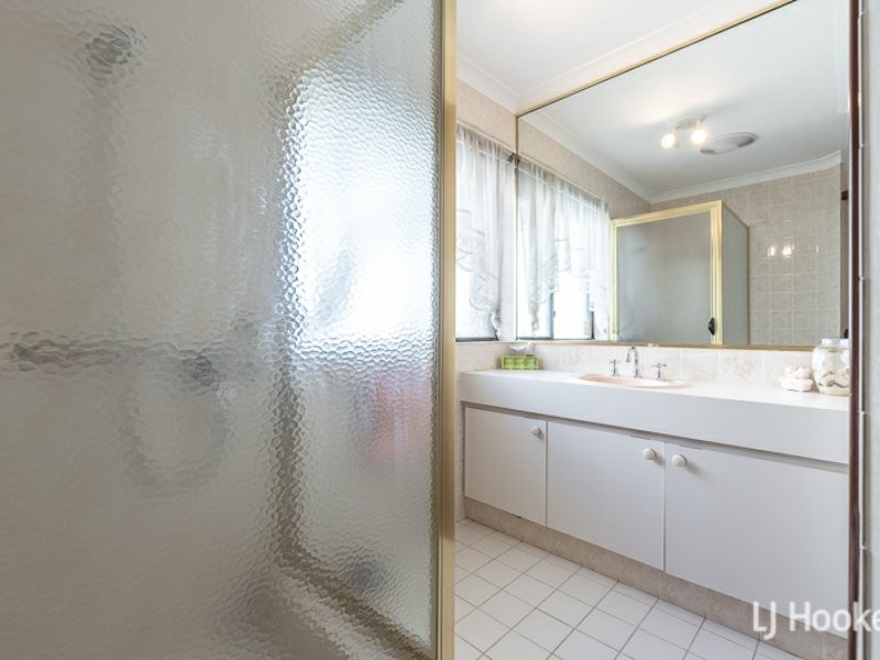 1 Ivy Place, Thornlie WA 6108