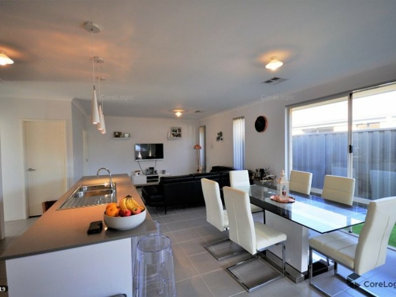 7 Barossa Street, Wellard WA 6170