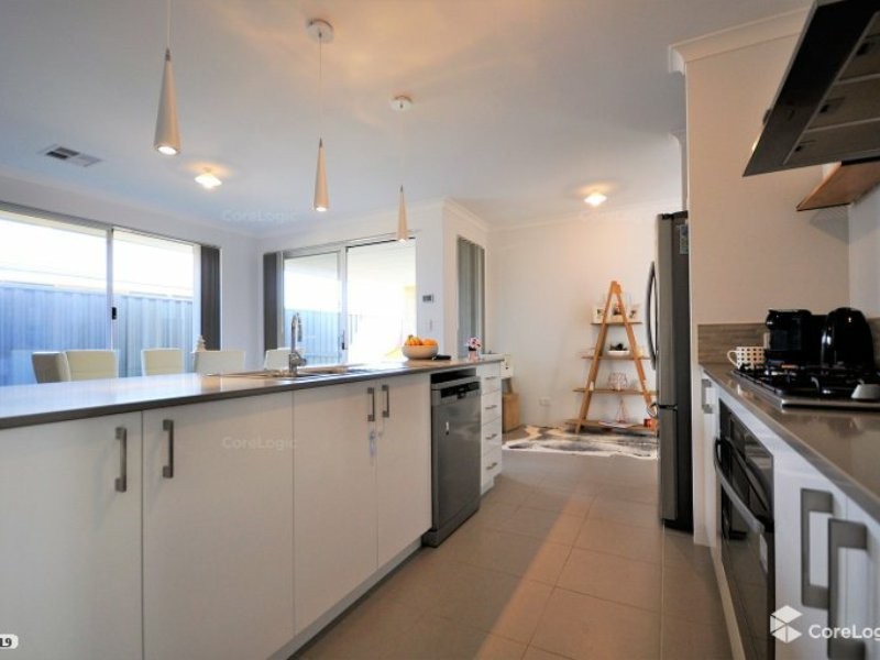 7 Barossa Street, Wellard WA 6170