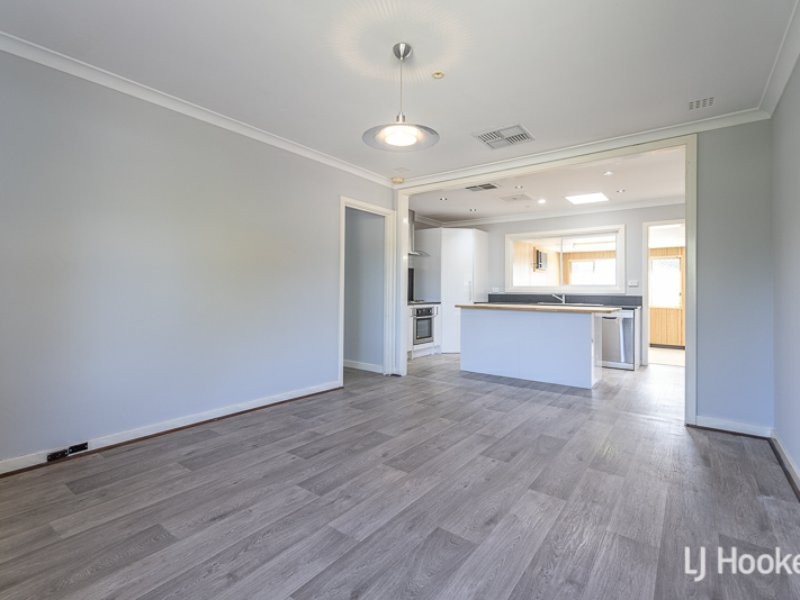 17 Devereux Street, Armadale WA 6112