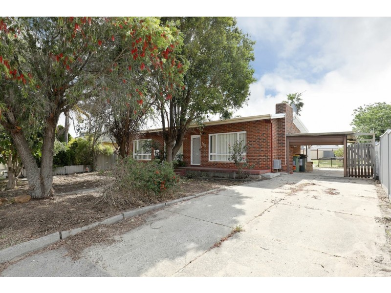 306 Wharf Street, Queens Park WA 6107