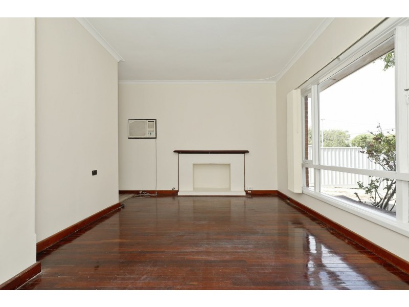 306 Wharf Street, Queens Park WA 6107