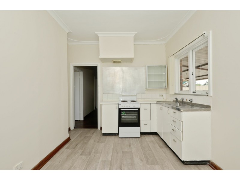 306 Wharf Street, Queens Park WA 6107