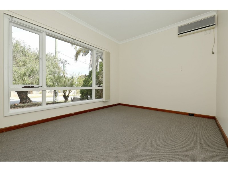 306 Wharf Street, Queens Park WA 6107