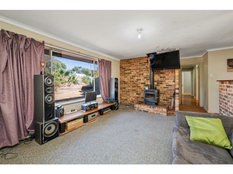 41 Pembury Road, Thornlie WA 6108