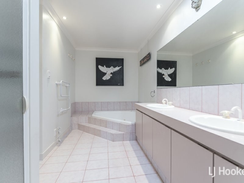 12 Reed Close, Thornlie WA 6108