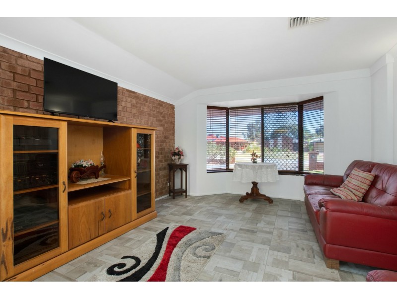 24 Storey Road, Thornlie WA 6108