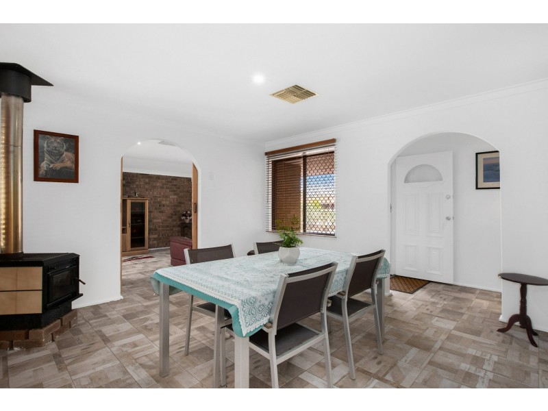 24 Storey Road, Thornlie WA 6108