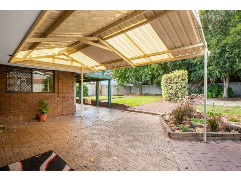 24 Storey Road, Thornlie WA 6108
