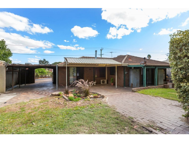 24 Storey Road, Thornlie WA 6108