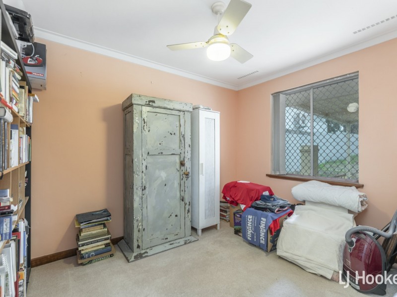 9 Debenham Street, Thornlie WA 6108