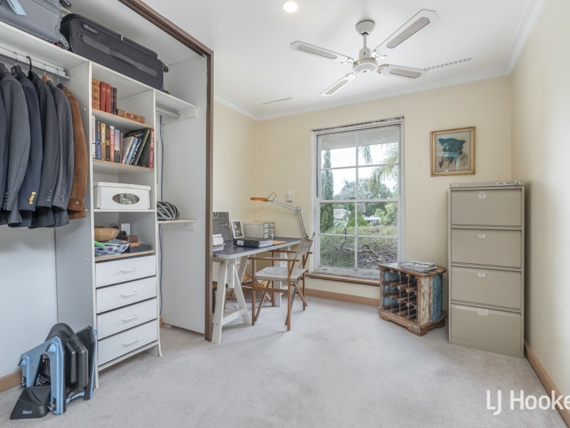 9 Debenham Street, Thornlie WA 6108