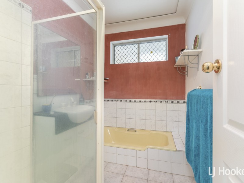 9 Debenham Street, Thornlie WA 6108