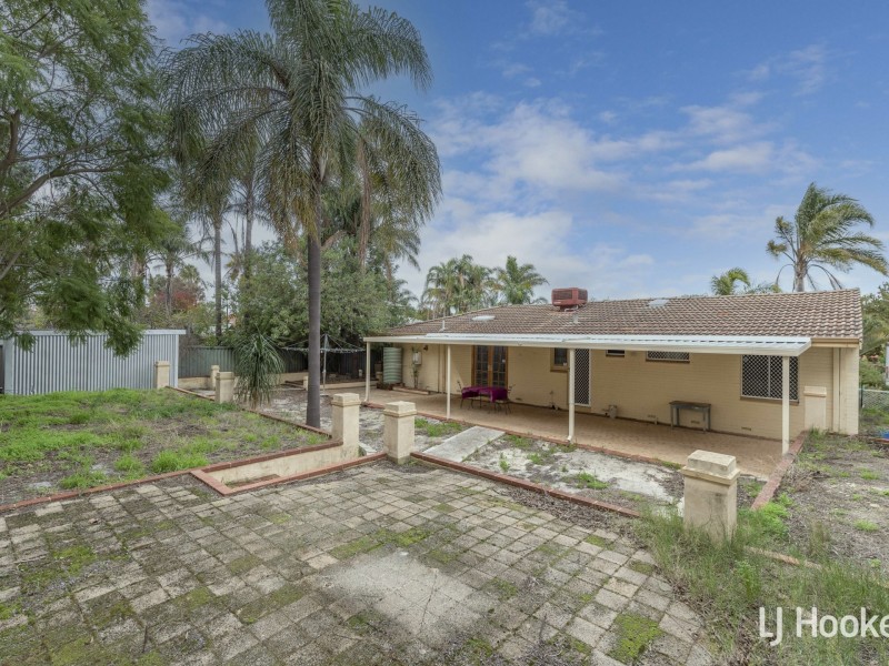 9 Debenham Street, Thornlie WA 6108