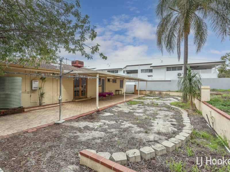 9 Debenham Street, Thornlie WA 6108