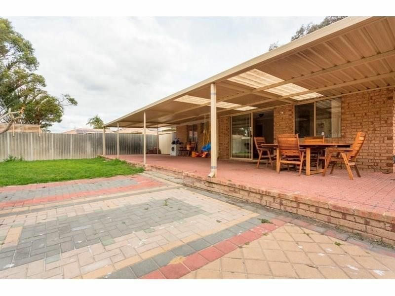 95 Strawberry Drive, Seville Grove WA 6112