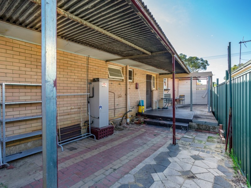 2 Probert Road, Thornlie WA 6108