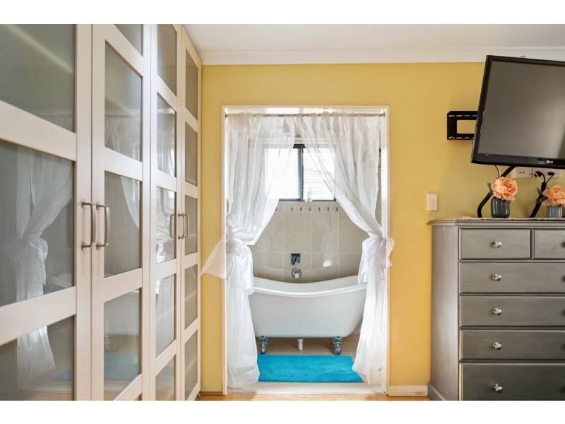 66 Ovens Road, Thornlie WA 6108