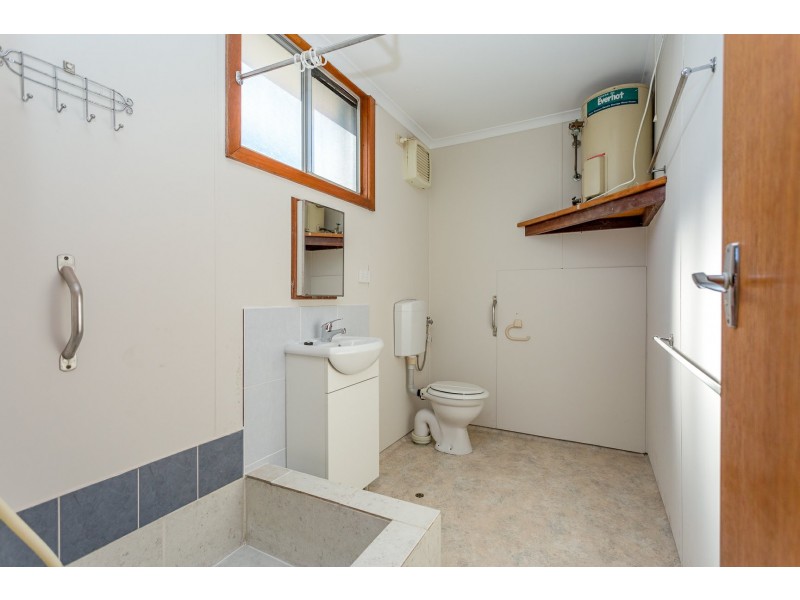 25 Ovens Road, Thornlie WA 6108