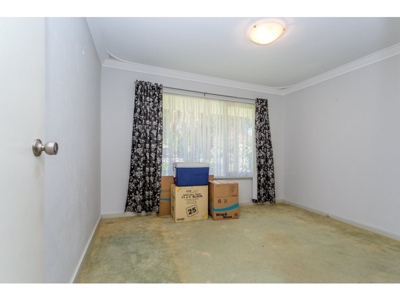 25 Ovens Road, Thornlie WA 6108